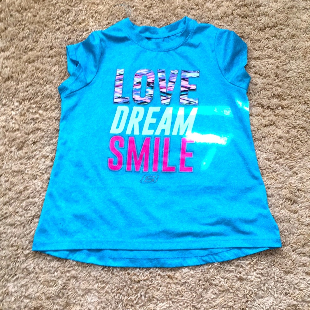 Athletic shirt
